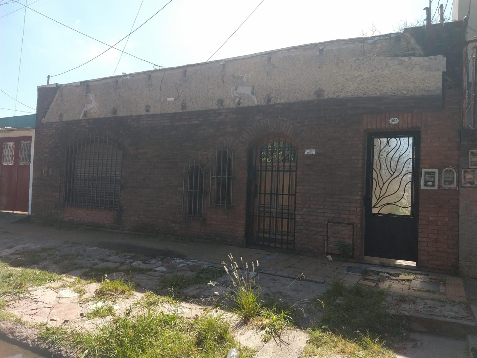 Venta Monoambiente con patio en Morón.