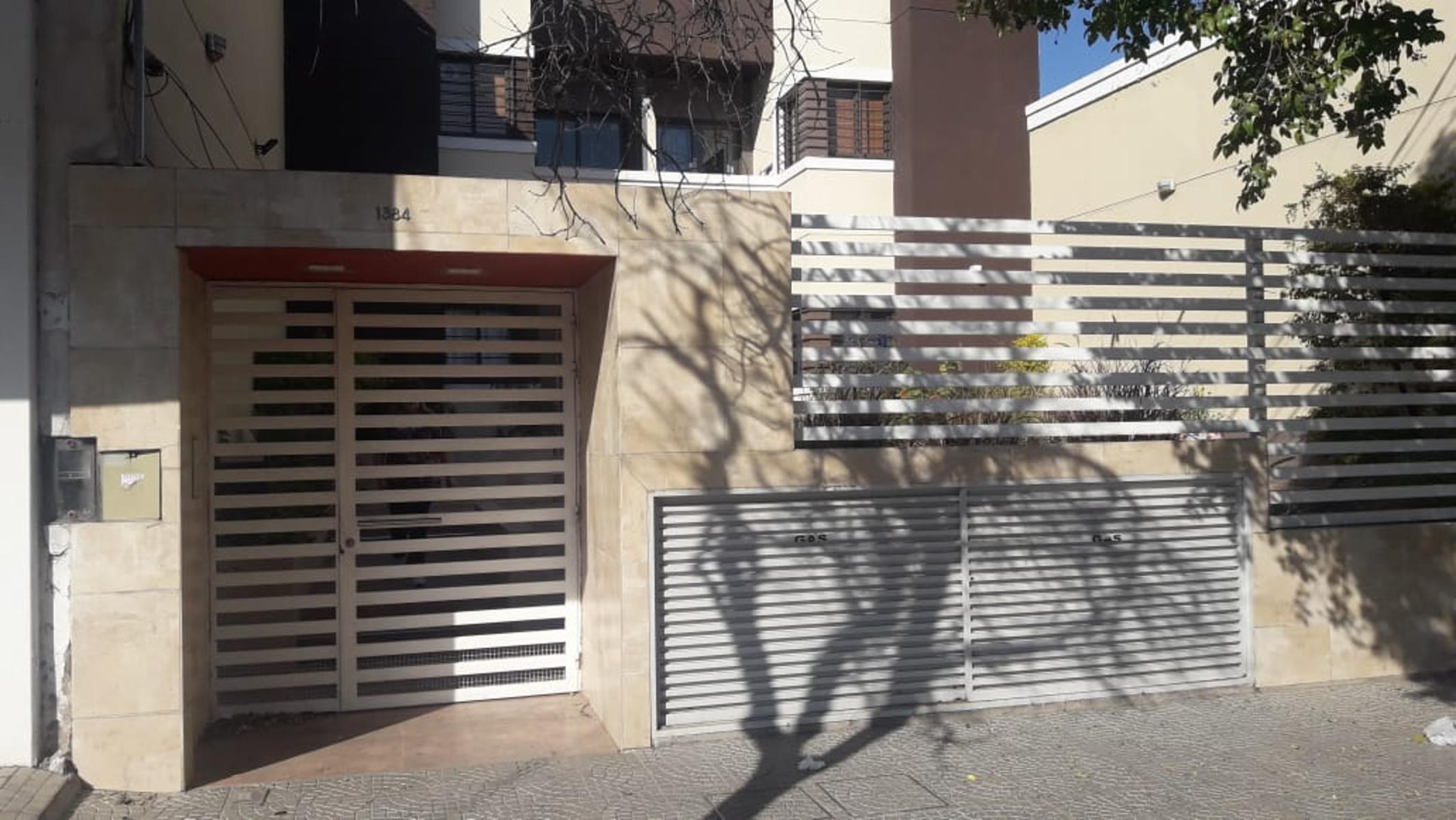 PUEYRREDON, UN DORMITORIO EN PLANTA BAJA CON PATIO, AL 1384 A METROS DE PLAZA ALEM