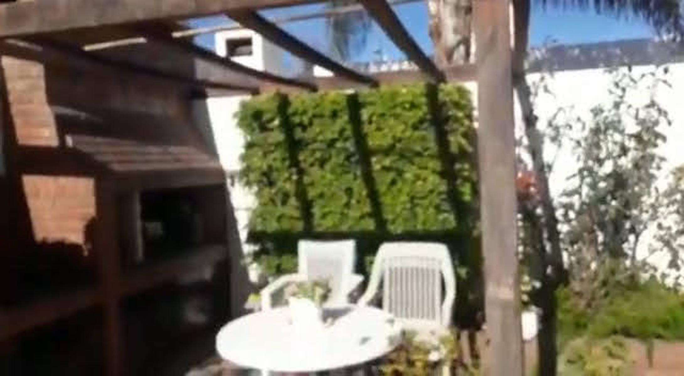 EL TREBOL, FRENTE ESPACIO VERDE, 3 DORMITORIOS, EXCELENTE ESTADO, COCHERA DOBLE