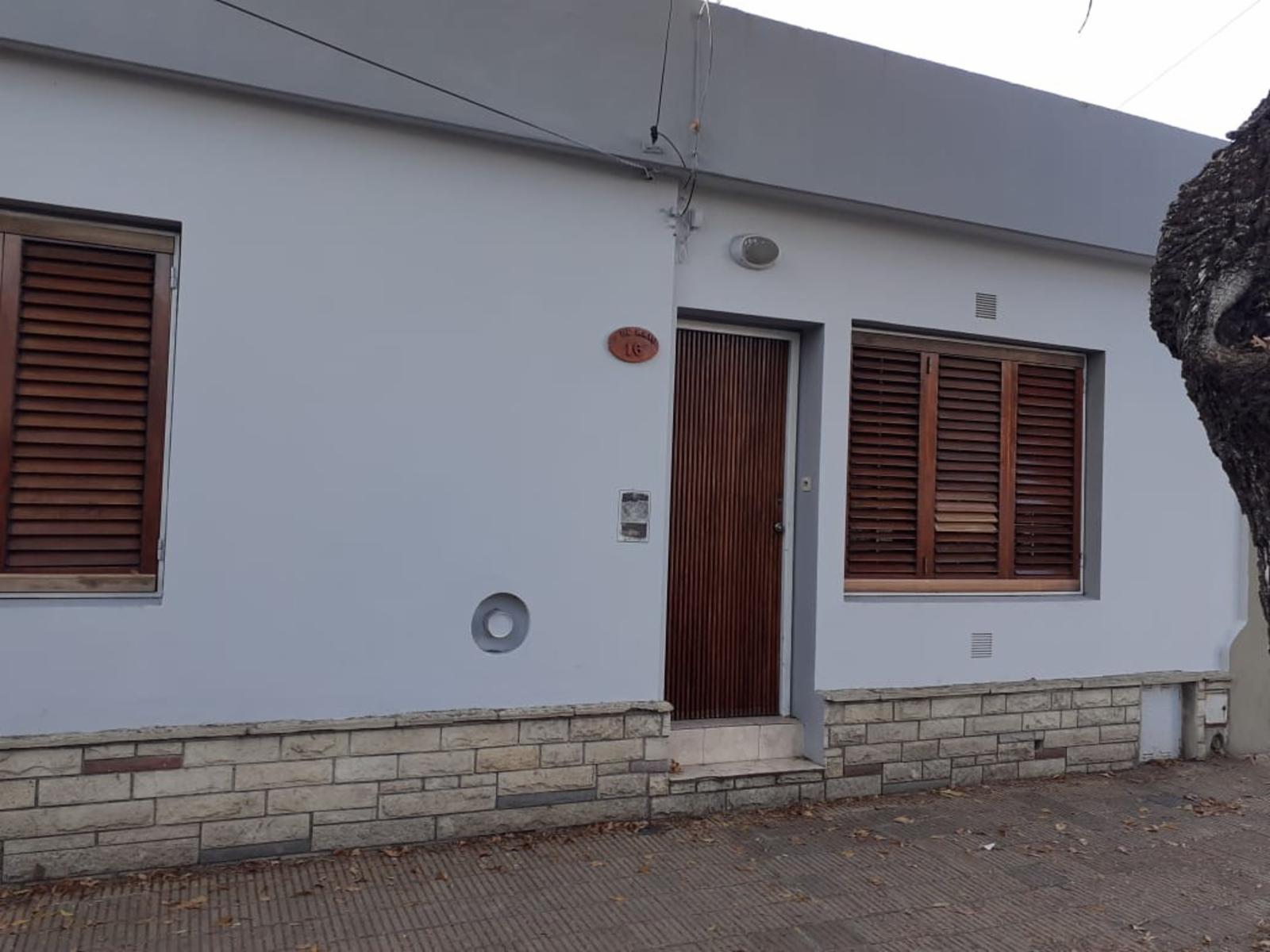 CASA EN ALQUILER. MERLO CENTRO