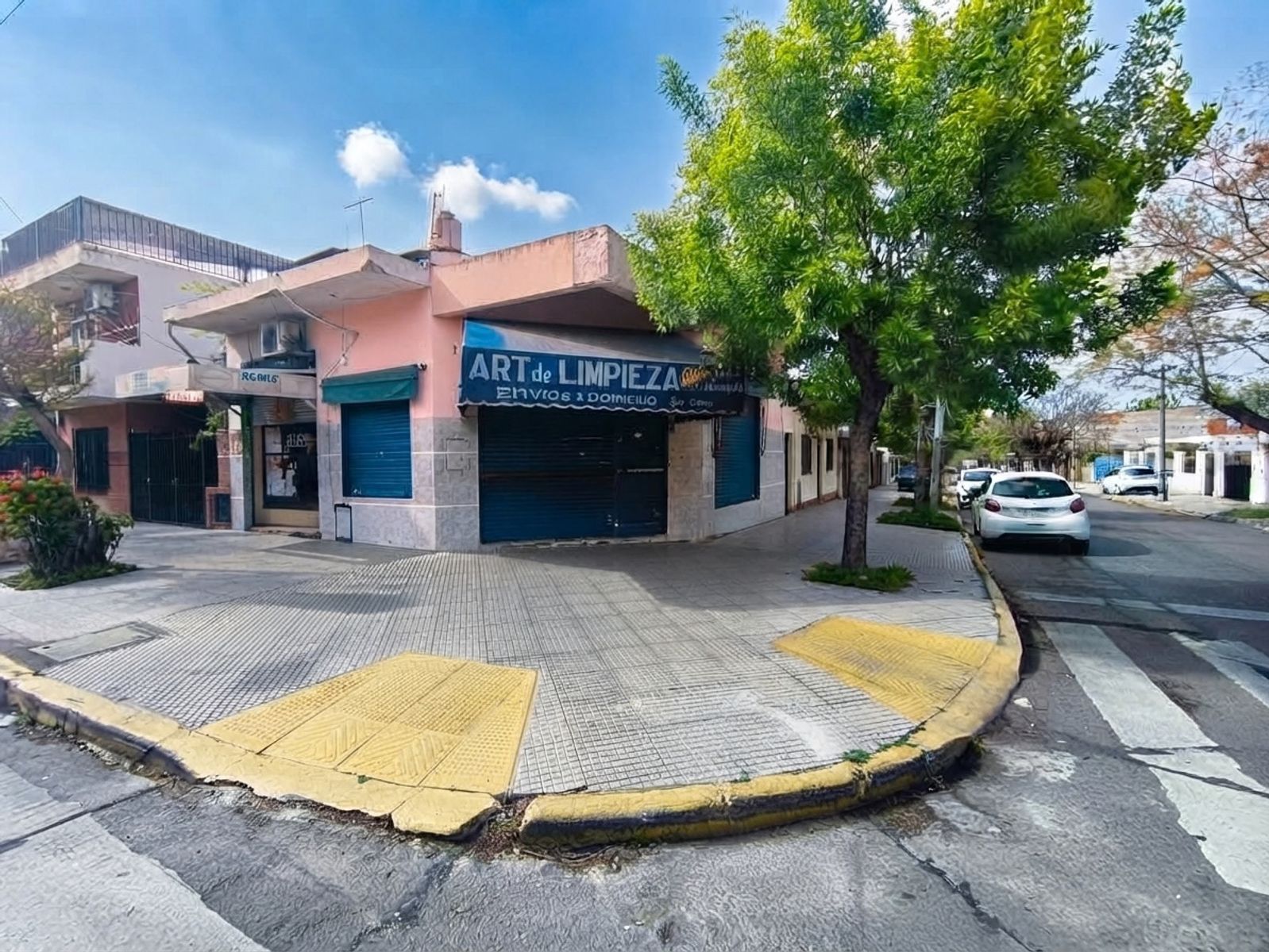 Gran Esquina Comercial y Residencial con Locales y Casa en José Alico y Gral. Nazar, Aldo Bonzi
