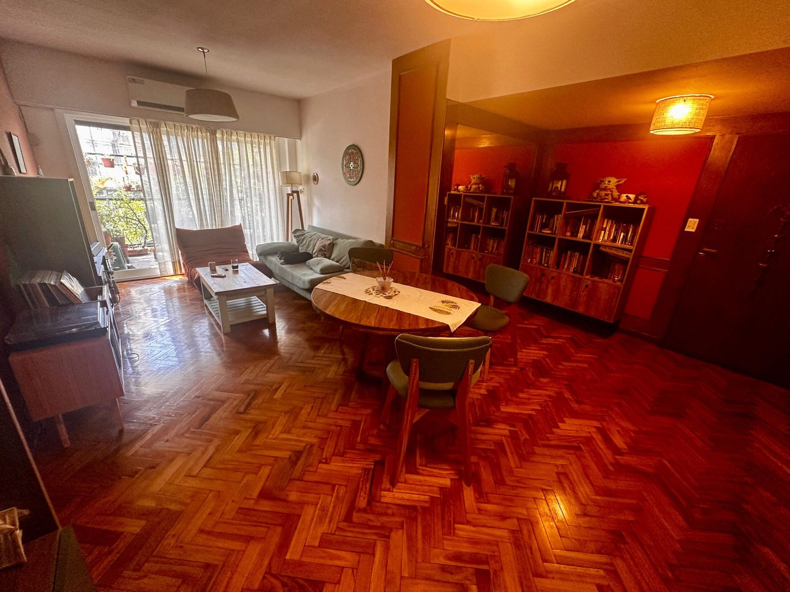 SE VENDE DPTO 3AMB. MUY luminoso EXCELENTE estado al frente CON BALCON en BARRIO NORTE