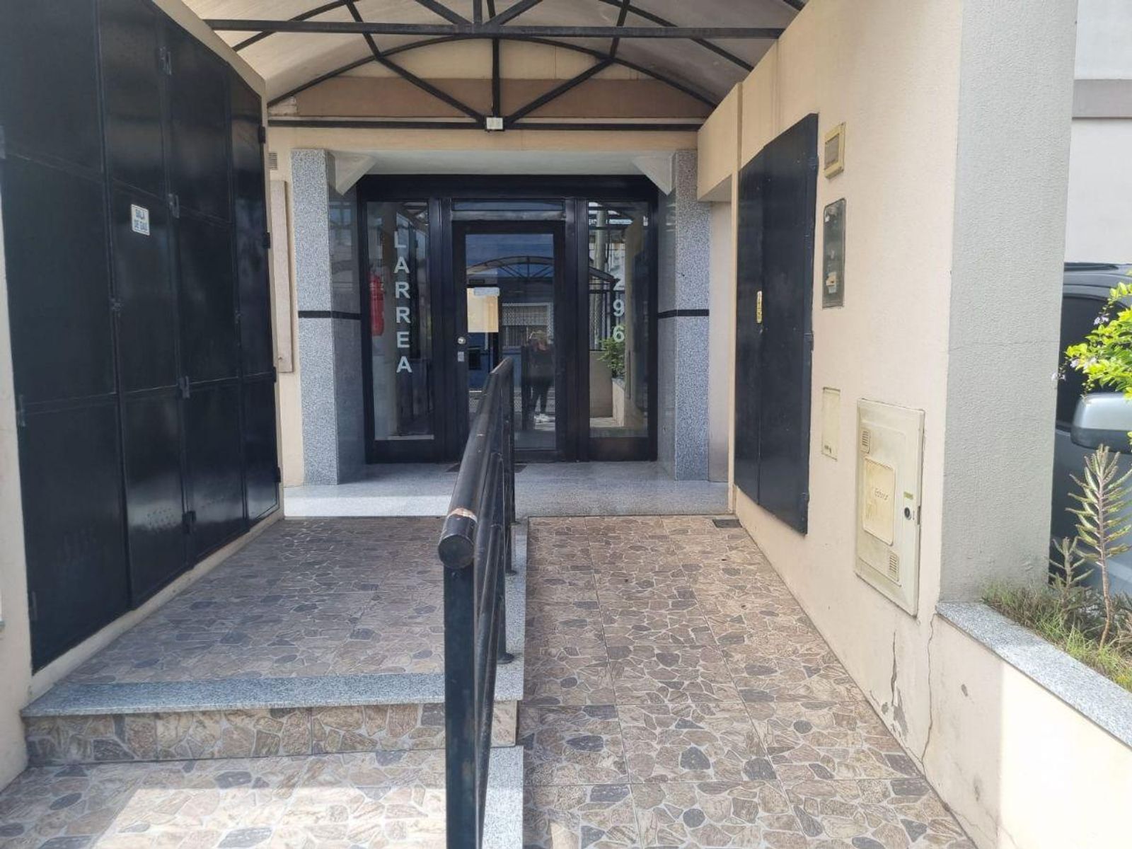 VENTA 2 AMB. AL FRENTE C/COCHERA EN RAMOS MEJIAS