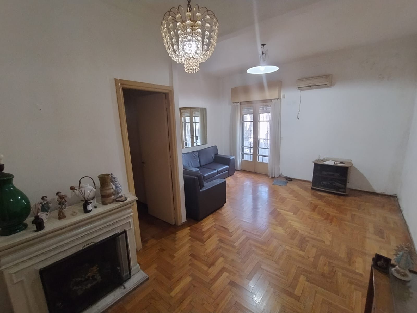 SE DPTO TIPO CASA CON BALCON AL FRENTE EN ALMAGRO
