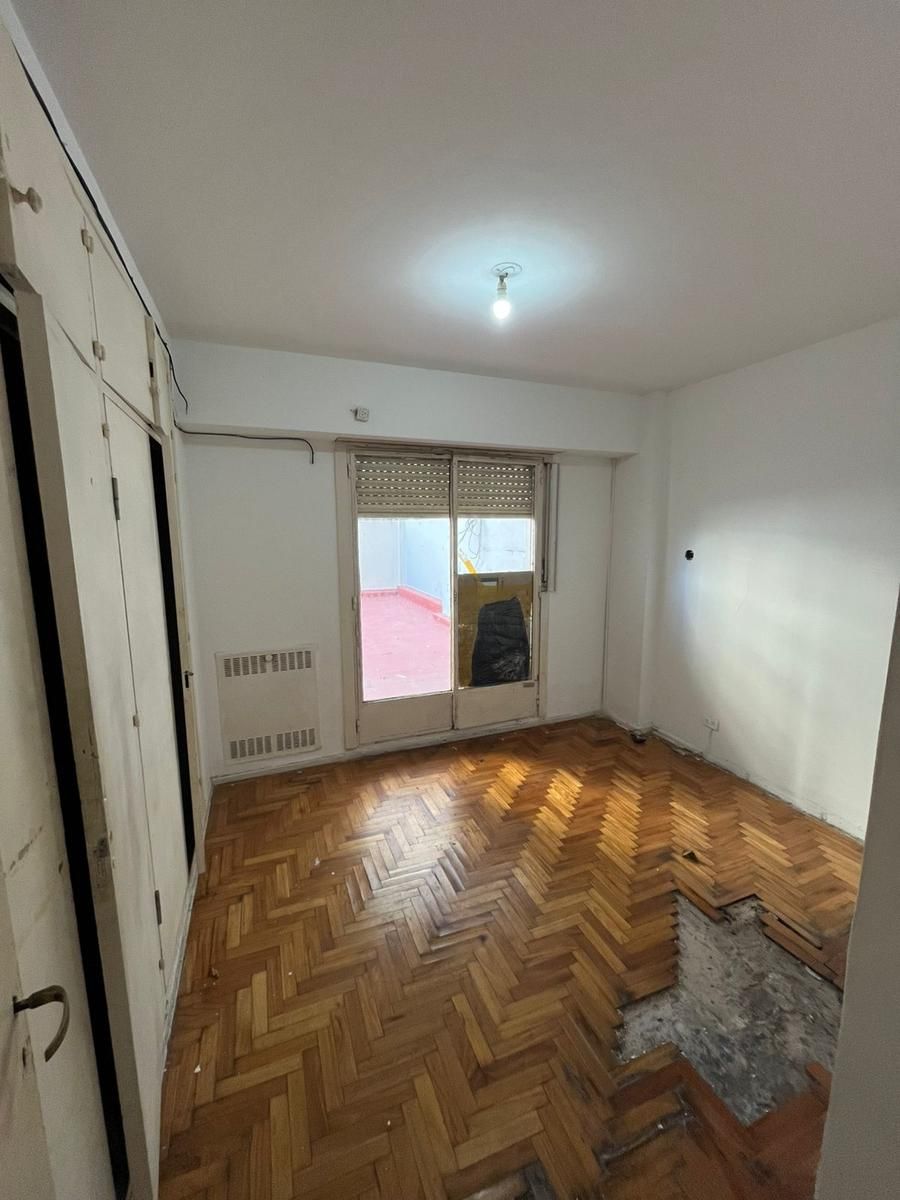 SE VENDE DPTO 4 AMB. CON TERRAZA A RECICLAR