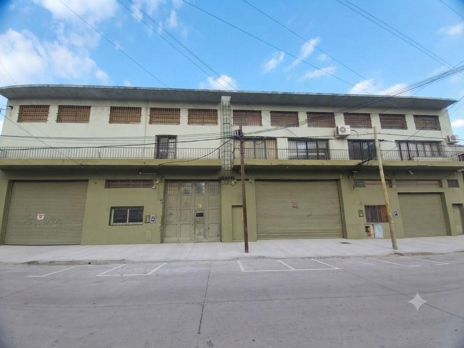SE ALQUILA DEPOSITO 1800 M2 EN VILLA MADERO
