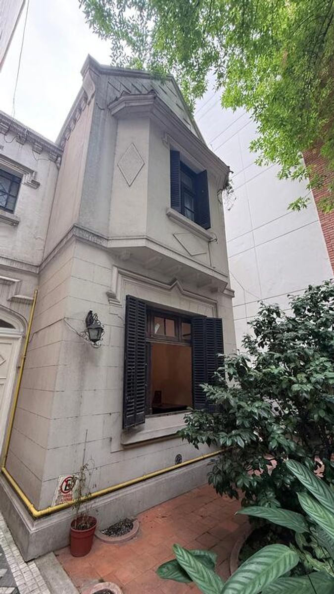 SE ALQUILA CASA EXCLUSIVAMENTE PARA COMERCIAL