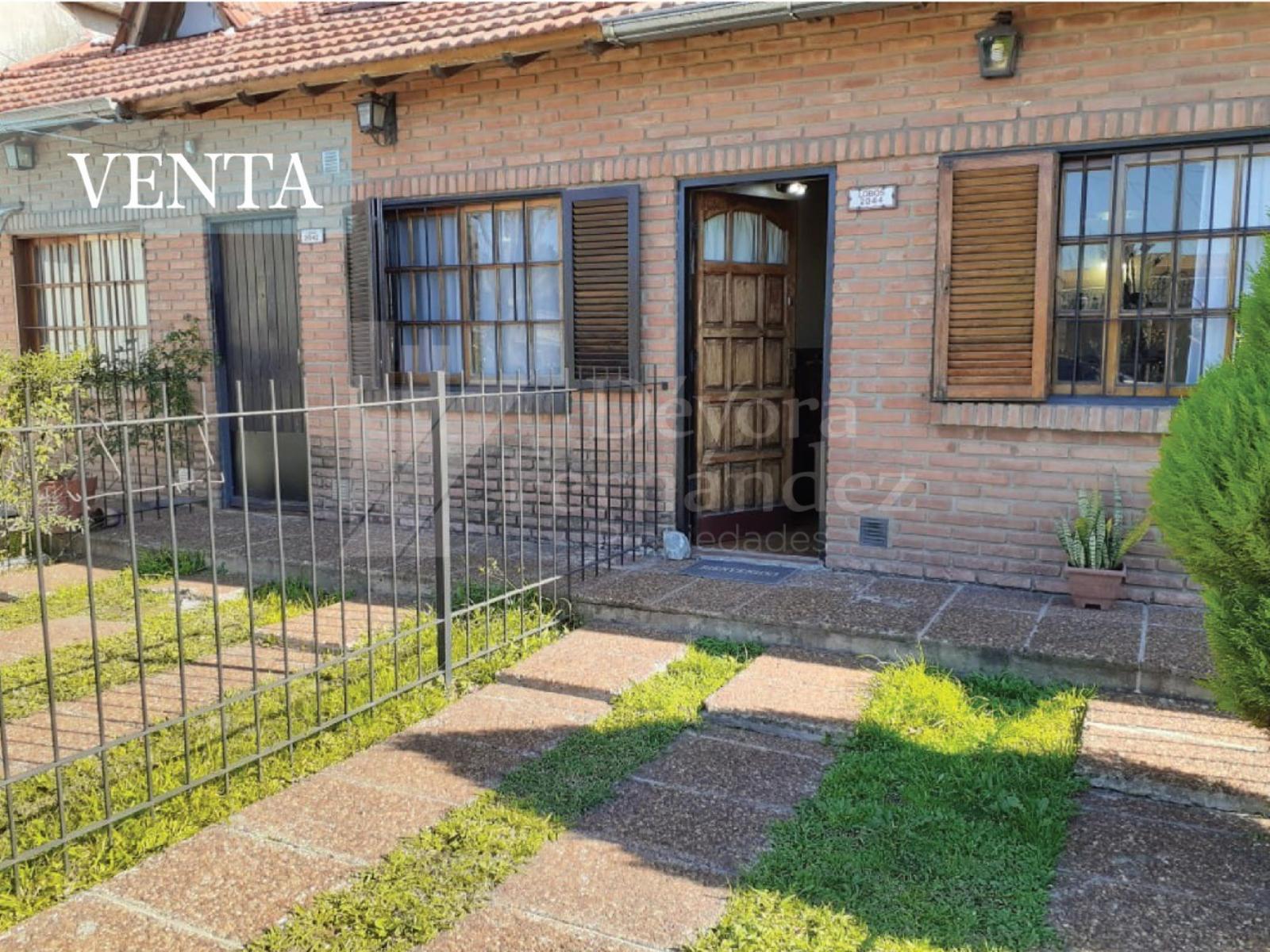 Dúplex de categoría en Castelar a cuadras de sarmiento