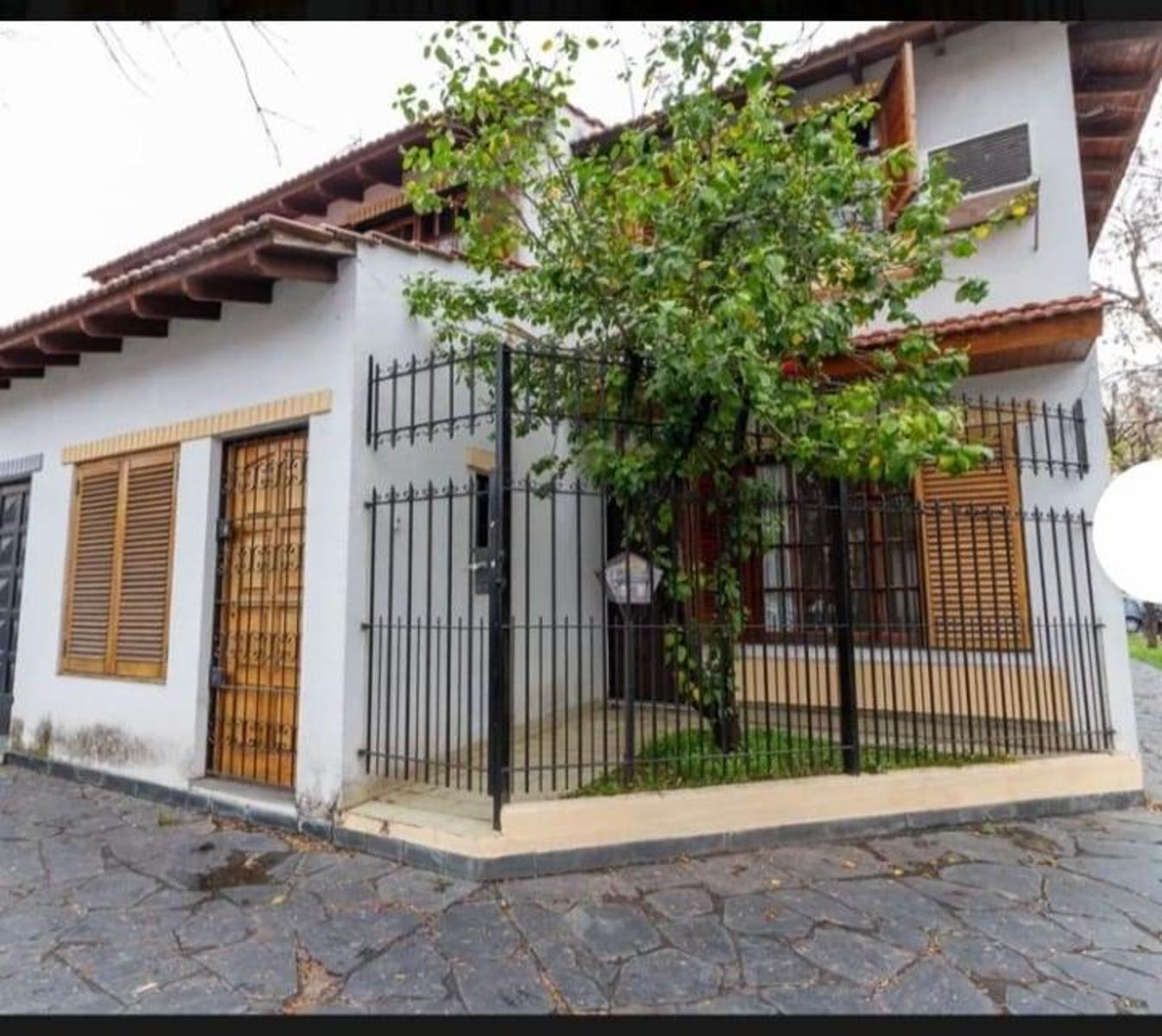 DUPLEX EN CENTRO DE MORON