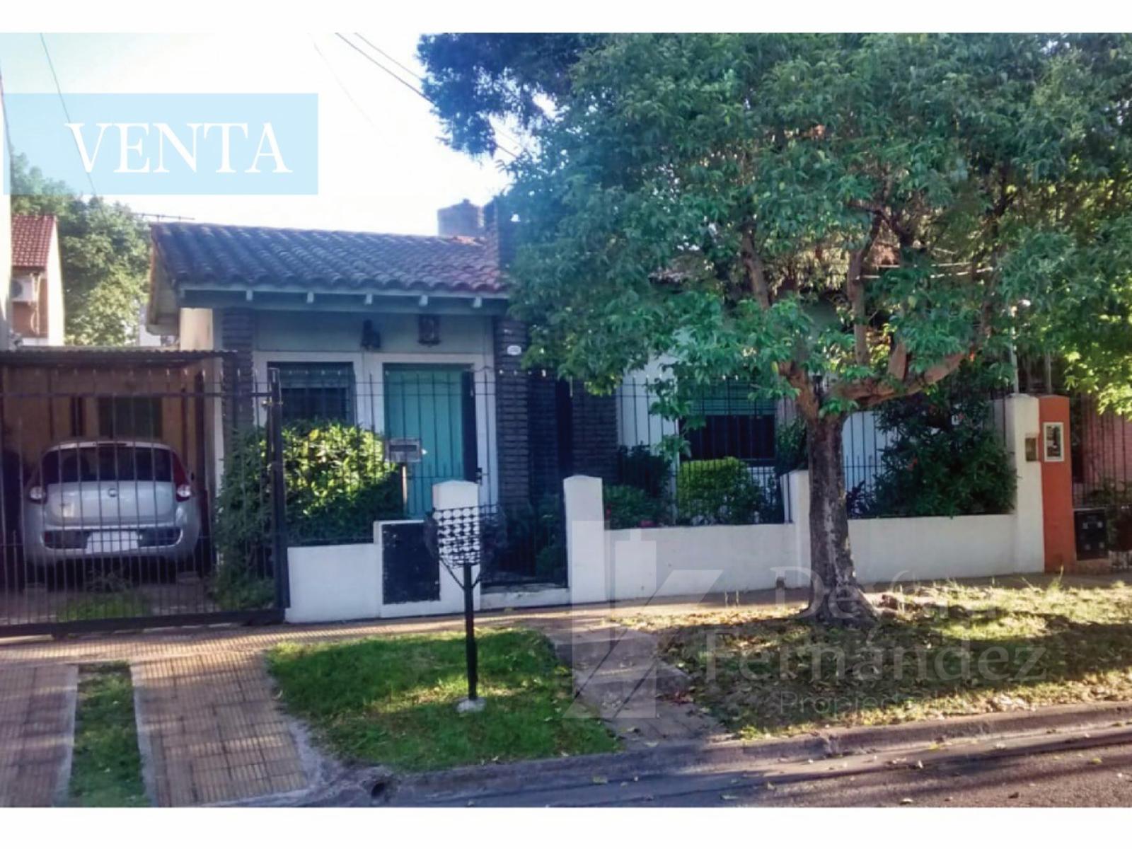 CASA CHALET A RECICLAR  LOTE 10X30