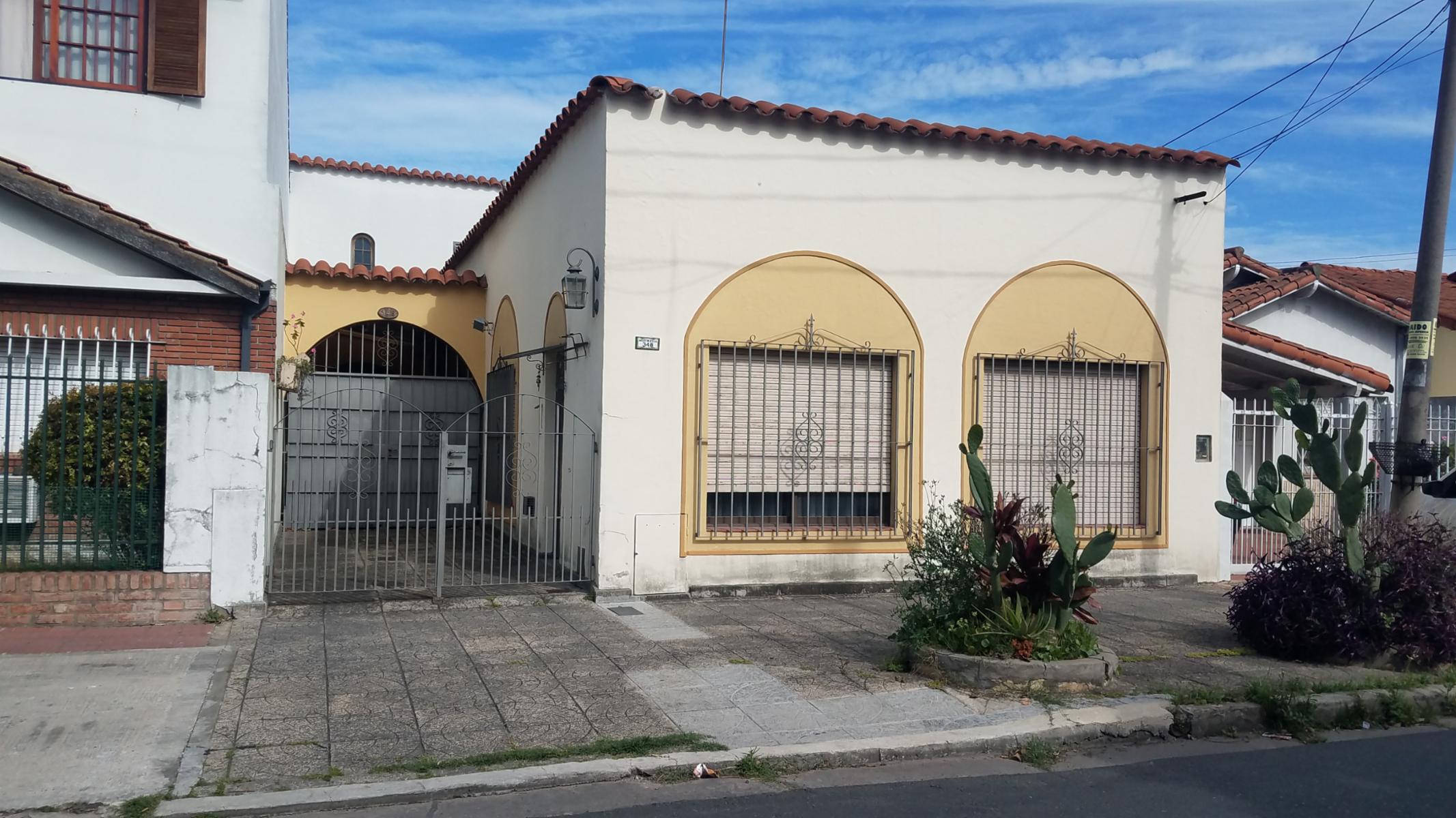 Casa 1 planta estilo Colonial