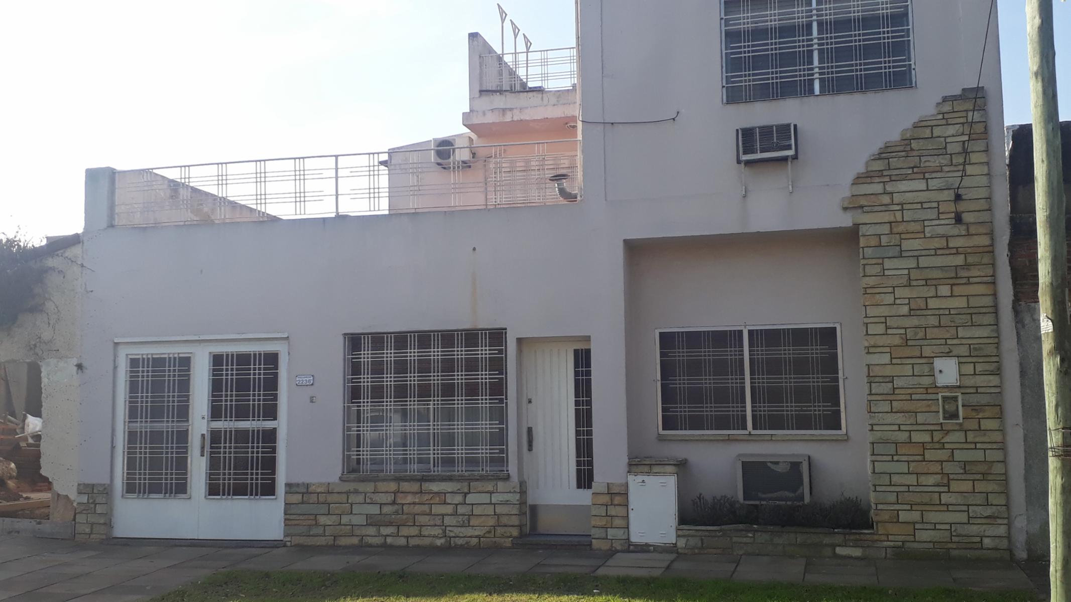 Casa 2 plantas 4 ambientes