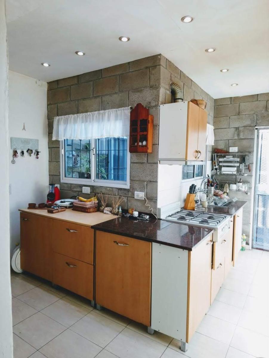 Casa 5 ambientes con garage