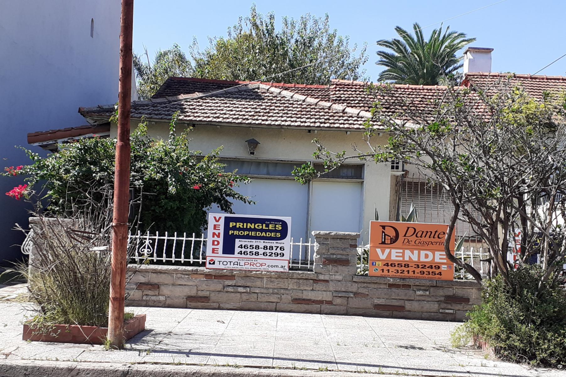 Chalet 3 ambientes con fondo