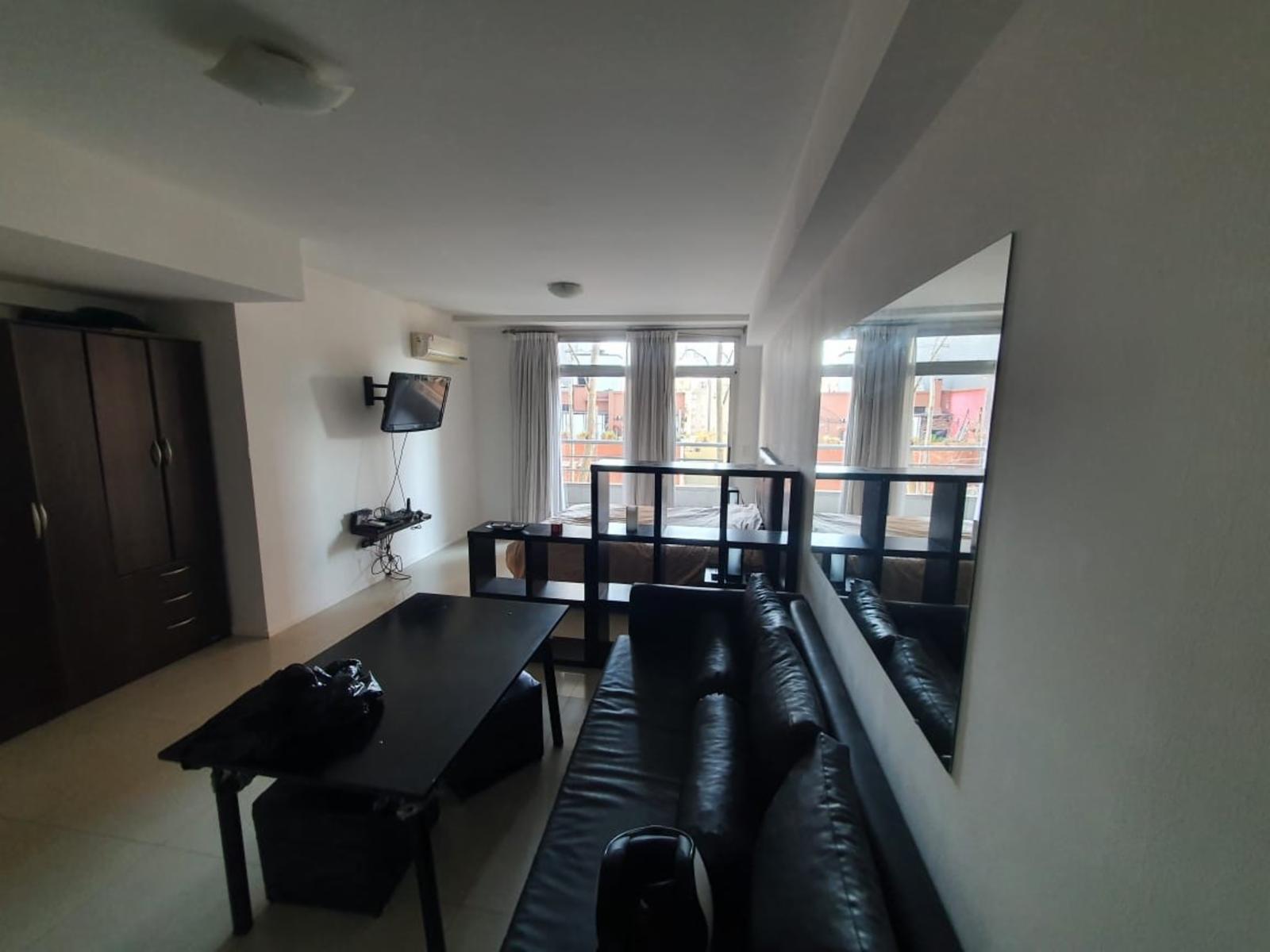 LUJOSO MONOAMBIENTE CON BALCON EN PLENO PALERMO