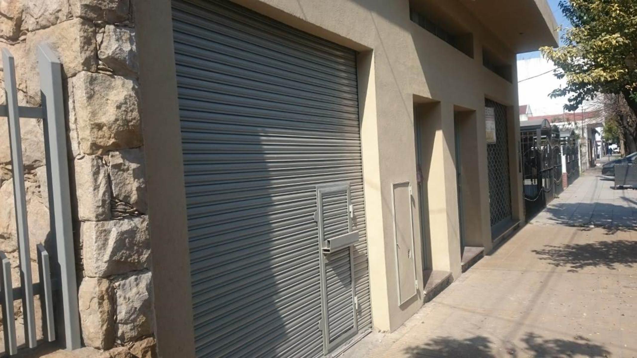 Galpón con dos locales en Alquiler en San Justo