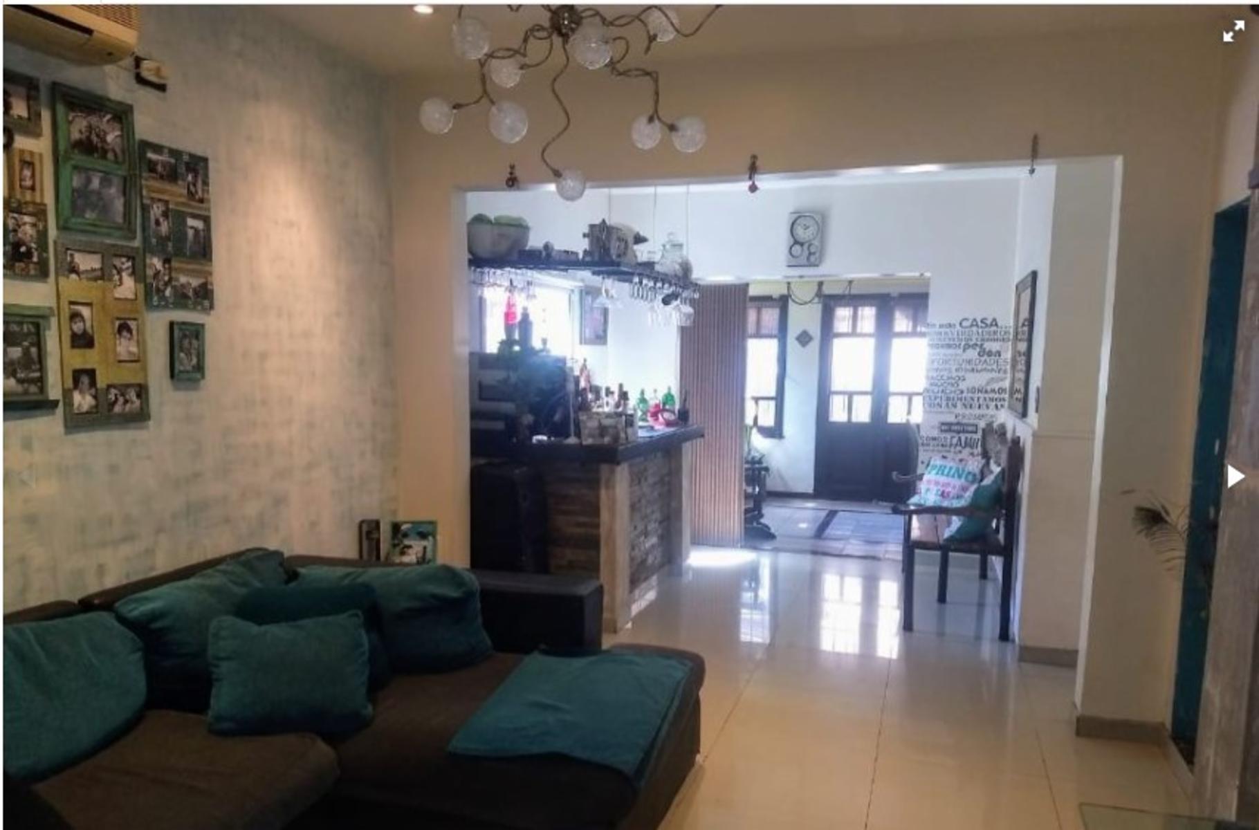 CASA TIPO PH DE 4 AMBIENTE EN EXCELENTE ZONA.