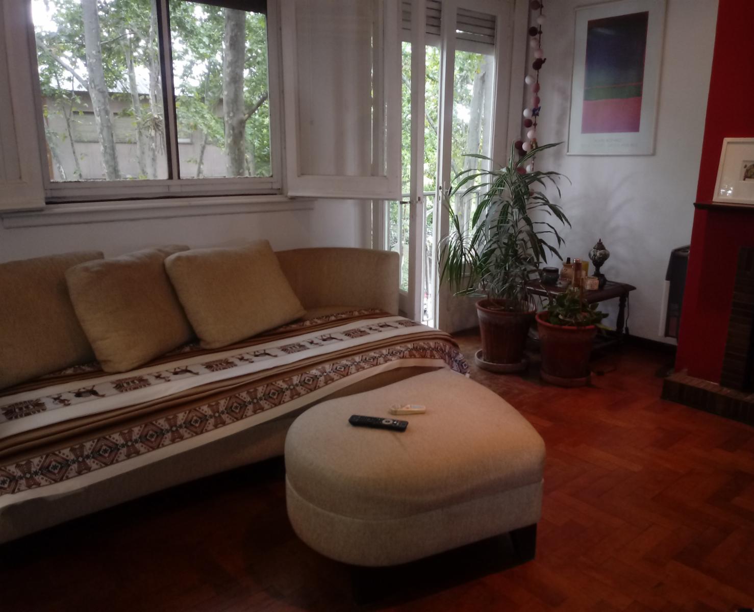 departamento con bellas y excelentes características constructivas en zona Plaza Plate
