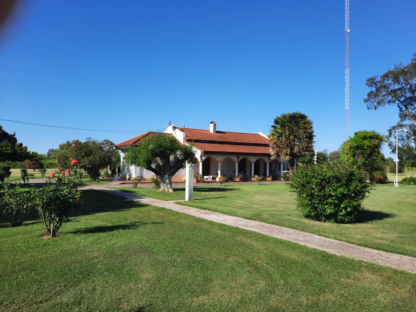 EXCELENTE FRACCION EN DOLORES, CASCO DE ESTANCIA CON LAGO ARTIFICIAL