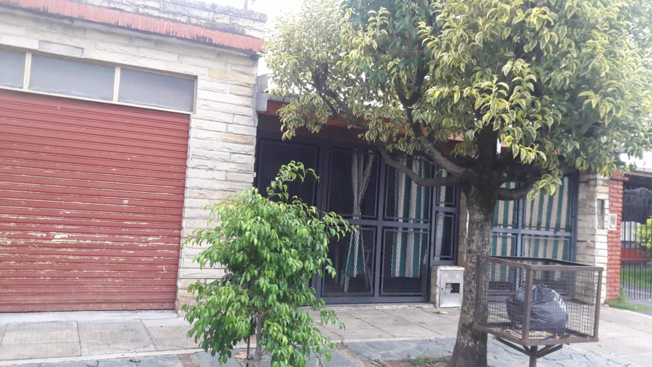 Casa 4 ambientes lote propio