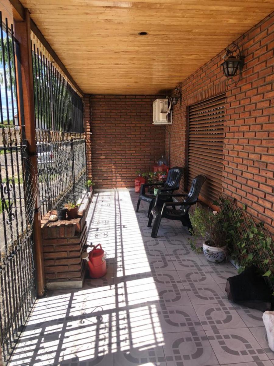 Casa en 2 plantas con 2 viviendas