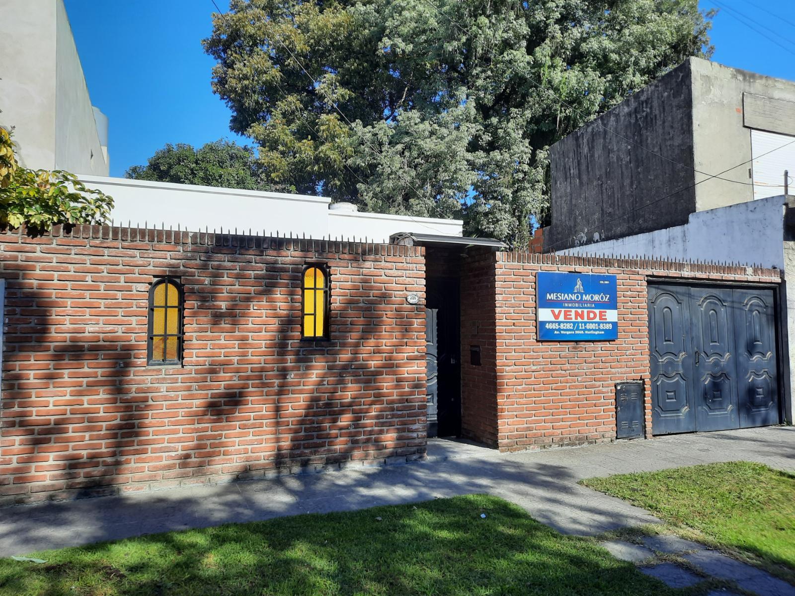 Casa de dos ambientes sobre hermoso lote de 10x40 mts