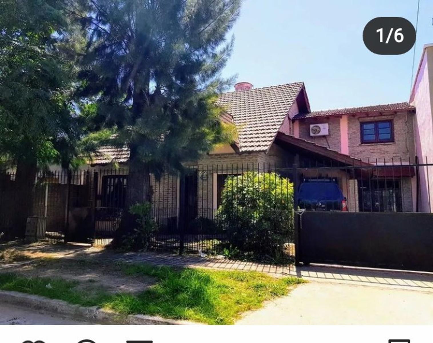 CHALET, 5 AMBIENTES, PILETA.