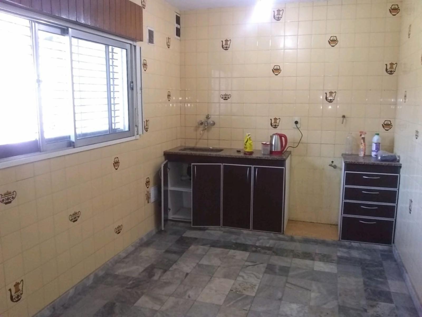 CHALET, 5 AMBIENTES, FONDO LIBRE