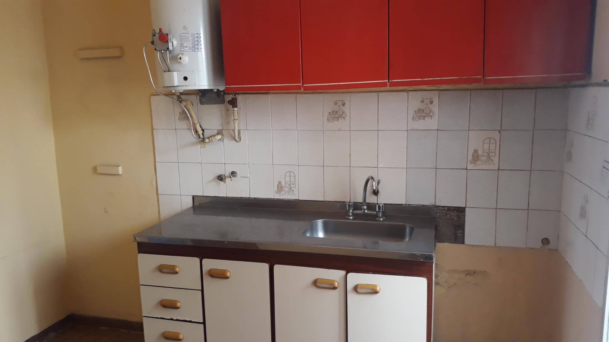 SAN JUSTO (CENTRO) DEPTO. 4  AMBIENTES con balcon y patio