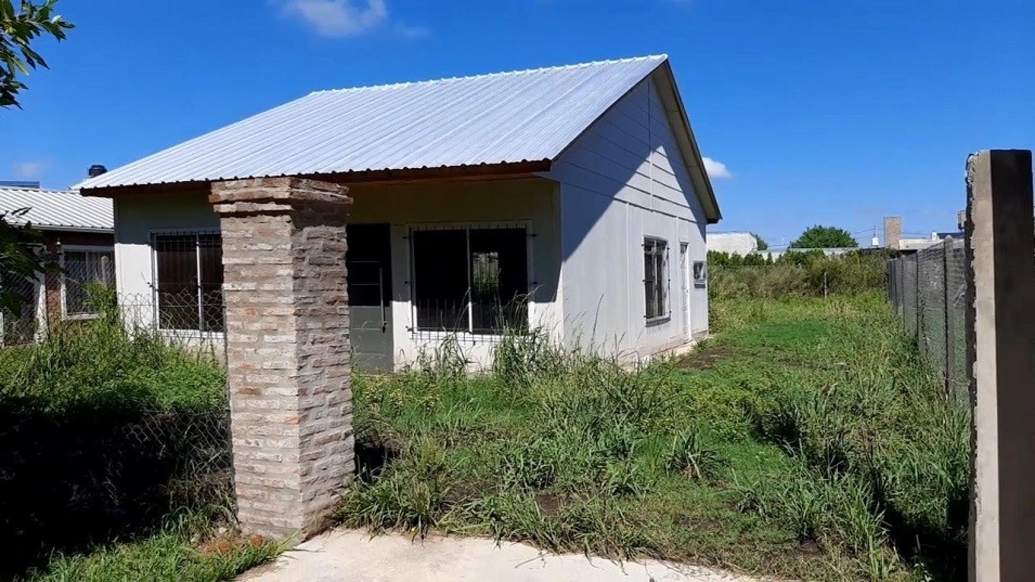 Casa 2 dormitorios 2 baños (faltan terminaciones) a 20 minutos al sur de Rosario