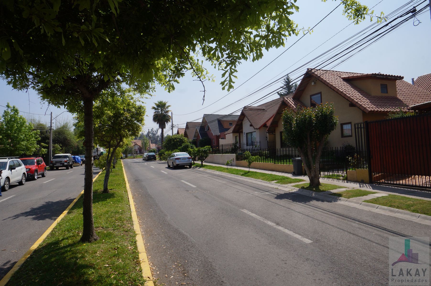 Casa Familiar De 4 Dormitorios En 130m2 Útiles En Condominio