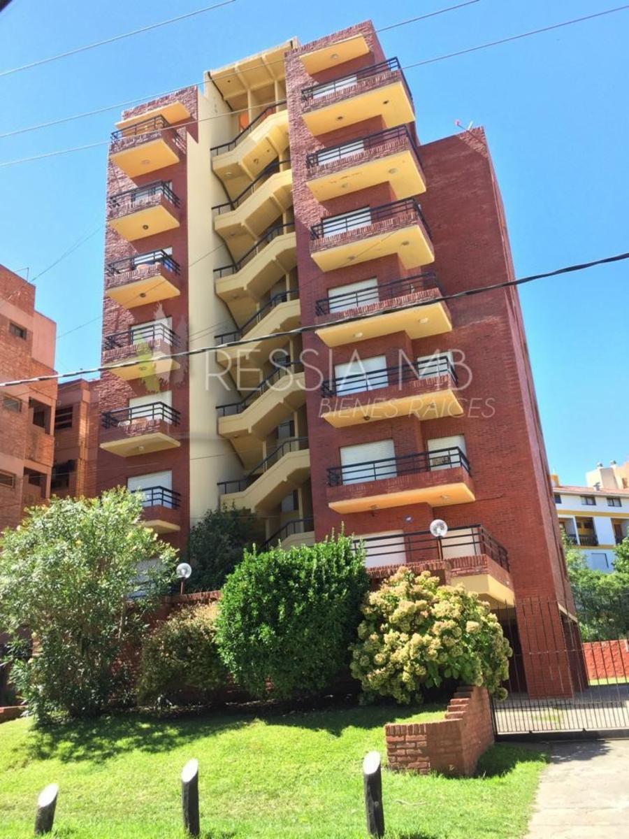 DPTO 2 DORMITORIOS, ZONA CENTRO Y A 2 CUADRAS DE LA PLAYA - VILLA GESELL