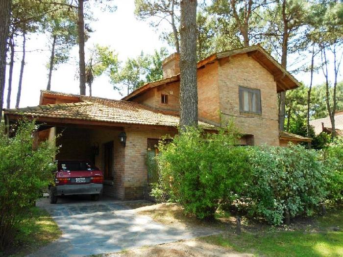 Chalet Pinamar para 10 personas Zona Norte 