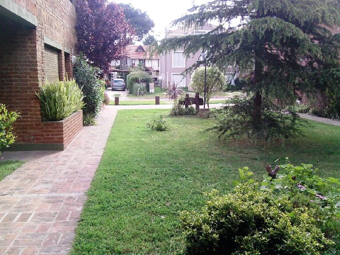 Unidad 4: Dto t/duplex 2 amb. Pinamar Zona Golf  6 cuadras de la playa
 Balneario Ufo Point