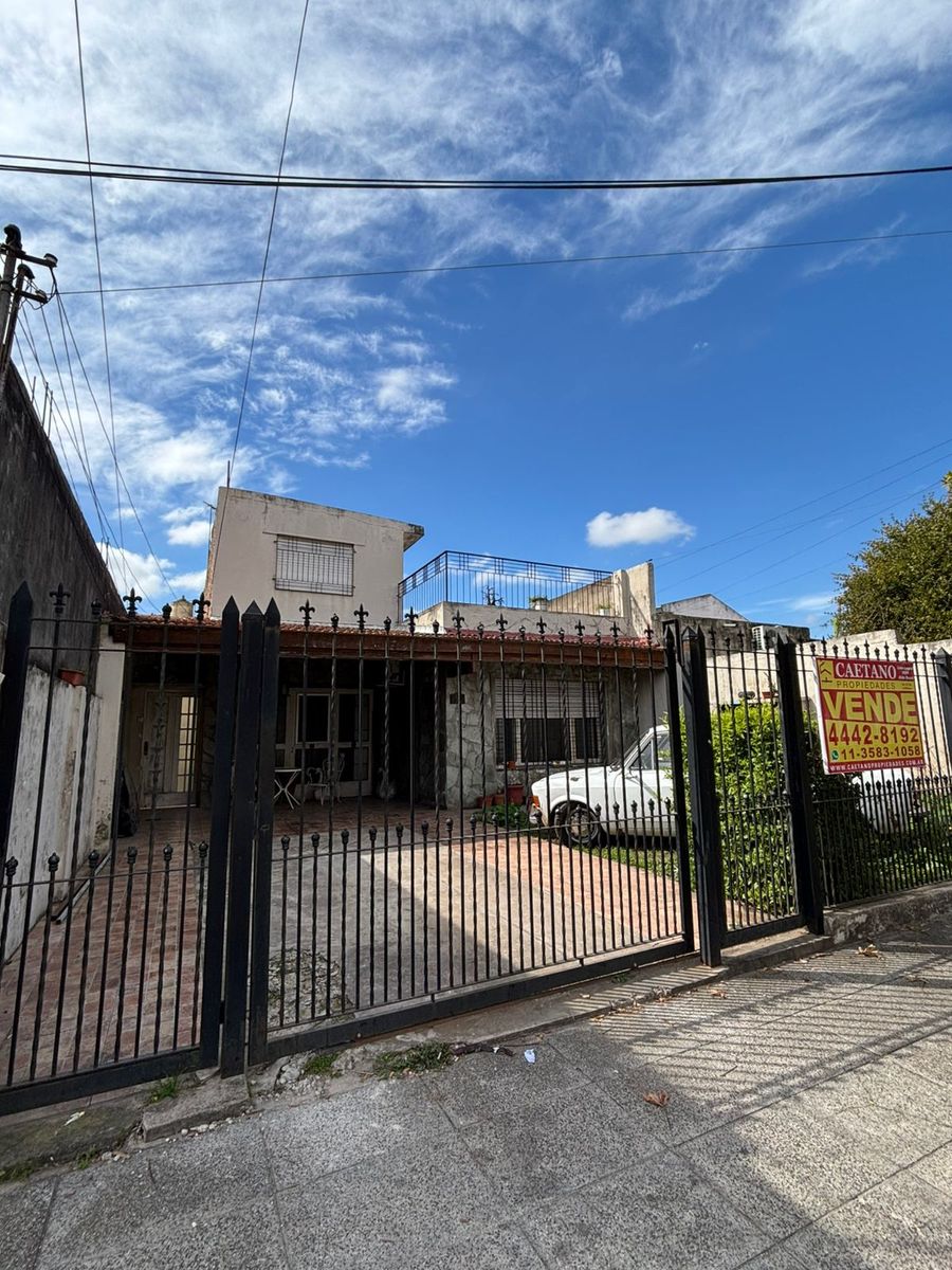 Casa y Departamento en Venta en Aldo Bonzi