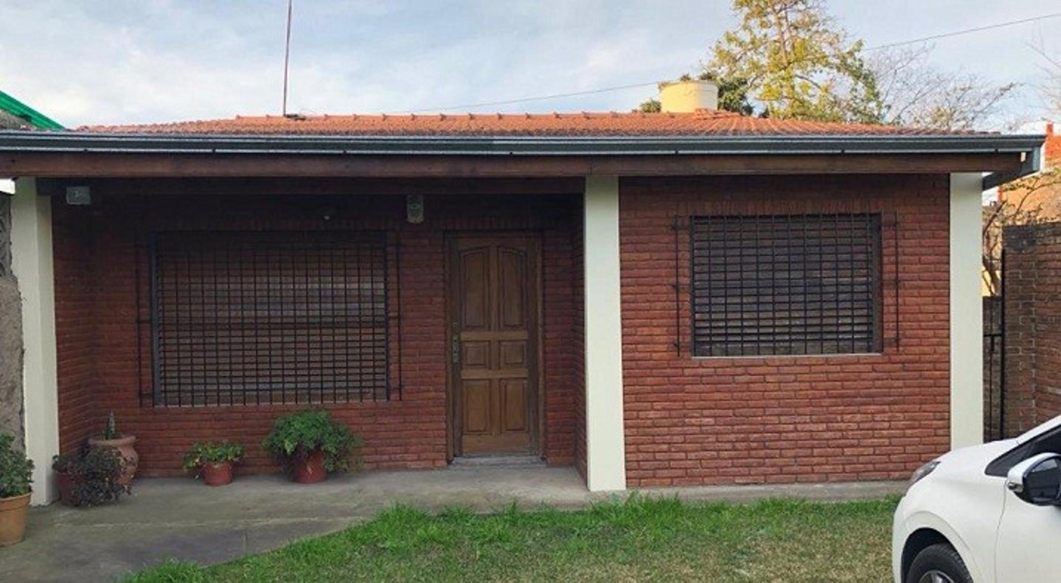 CASA 3 AMBIENTES EZPELETA OESTE
