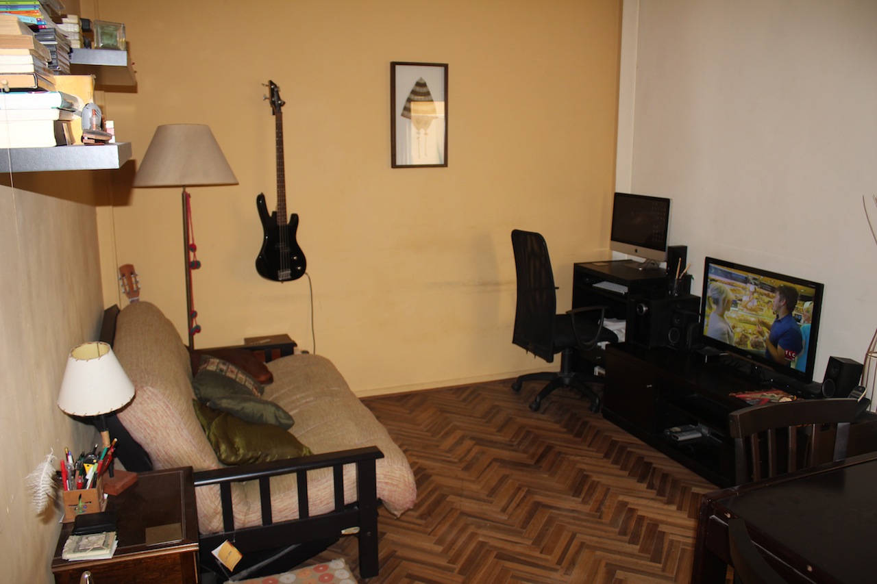 SAN CRISTOBAL - 2 AMBIENTES CON PATIO.  OPORTUNIDAD