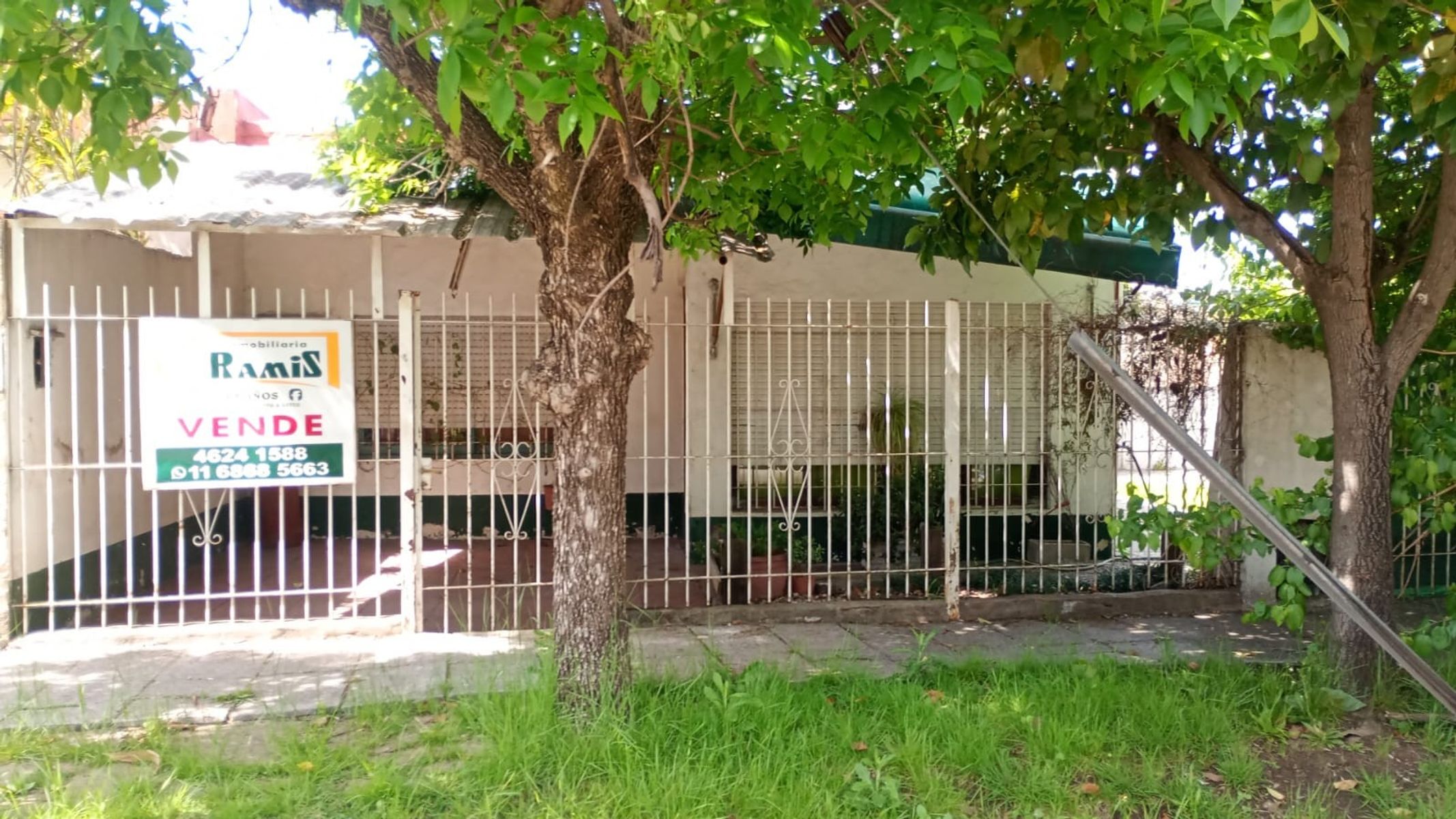 Oportunidad en Castelar Norte - San Nicolás 2205, esquina Ventura Bustos