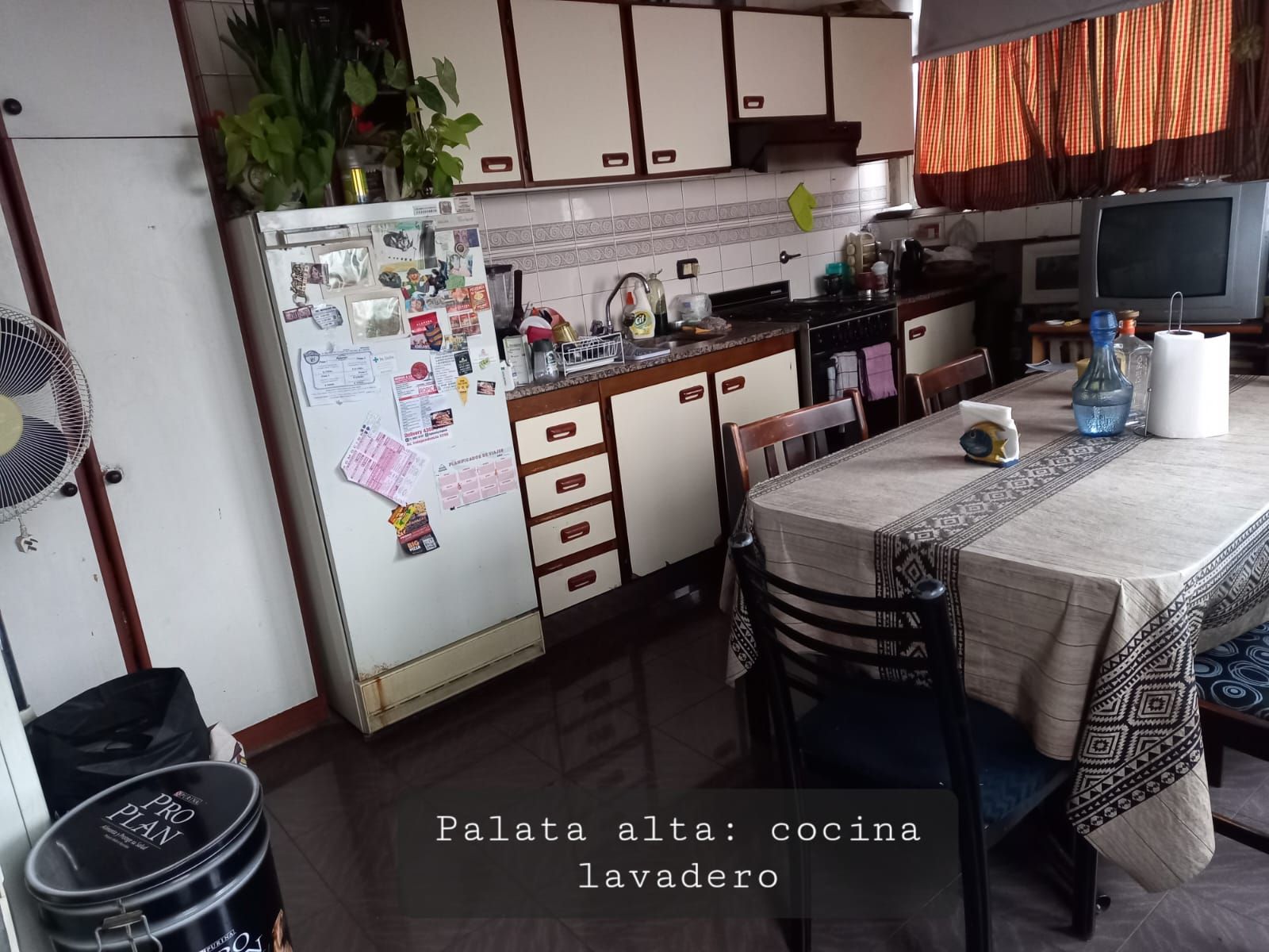CASA EN VENTA - VIVIENDA MULTIFAMILIAR (3 FAMILIAS) CON PATIO Y TERRAZA