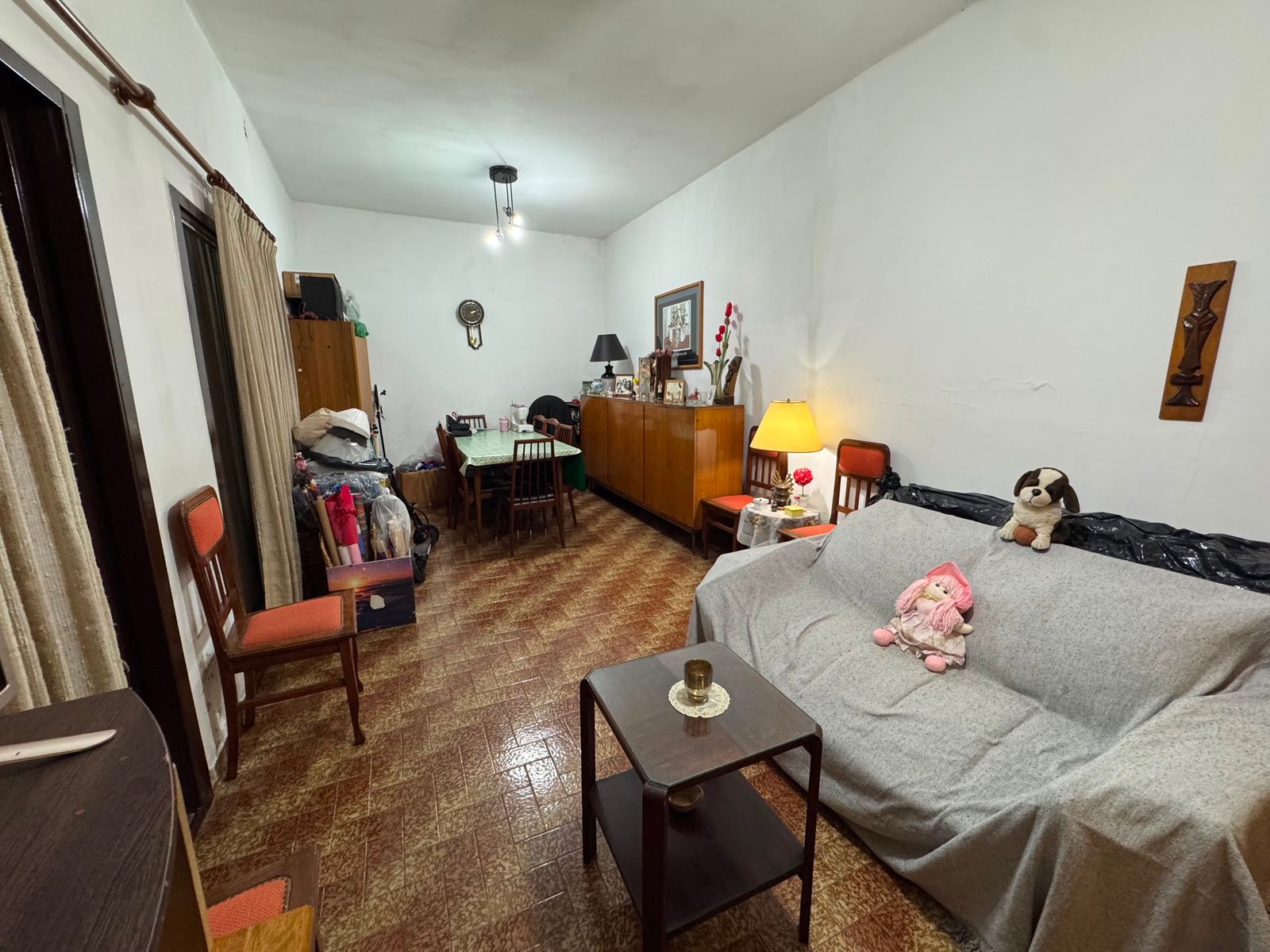 CASA EN VENTA - VIVIENDA MULTIFAMILIAR (3 FAMILIAS) CON PATIO Y TERRAZA