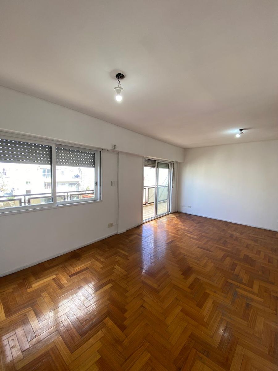 4 amb con dependenciacon balcon al frente - cochera y baulera