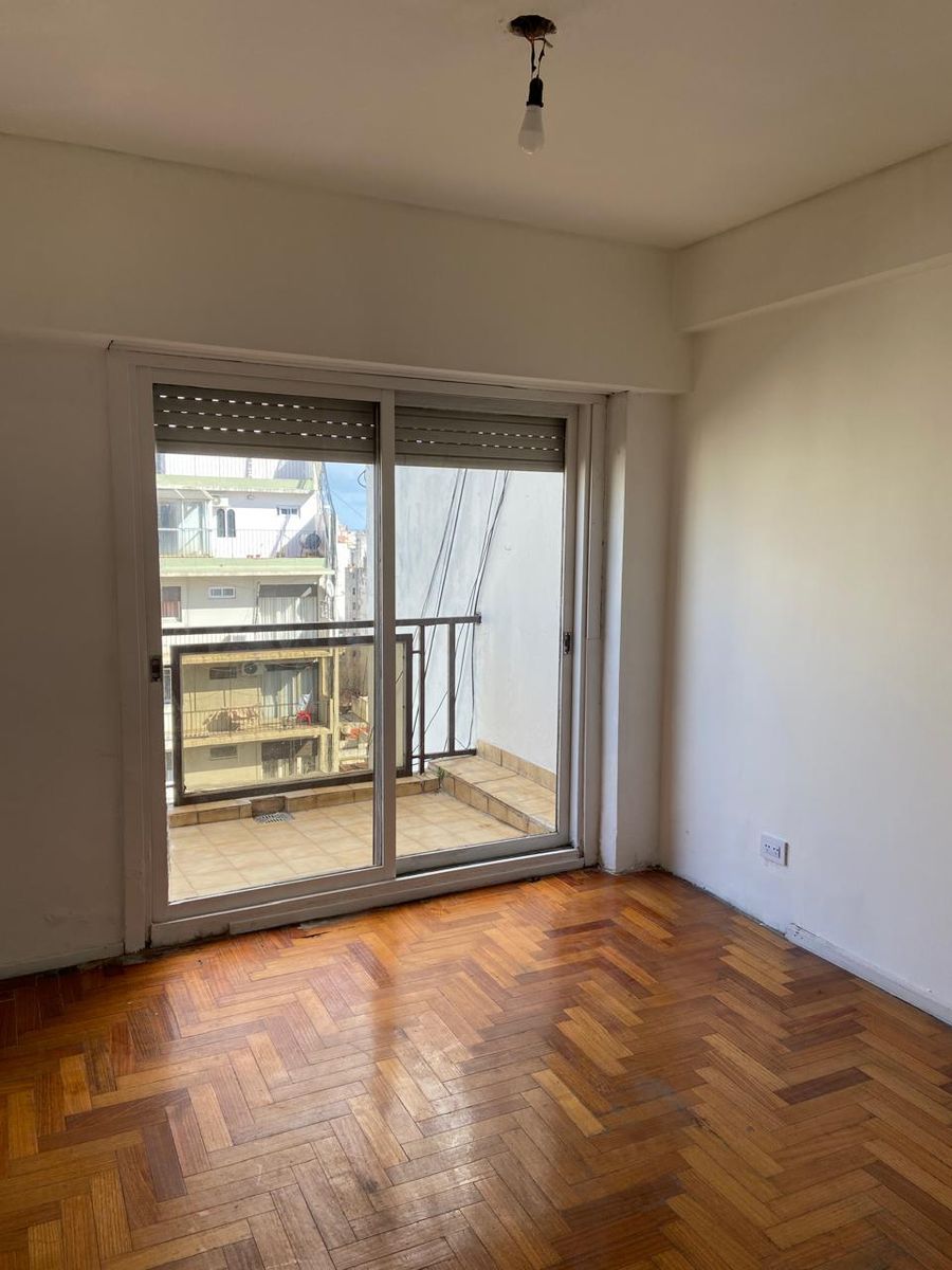 4 amb con dependenciacon balcon al frente - cochera y baulera
