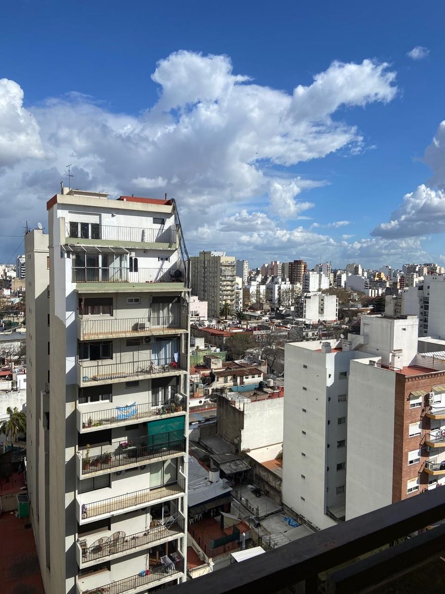 4 amb con dependenciacon balcon al frente - cochera y baulera