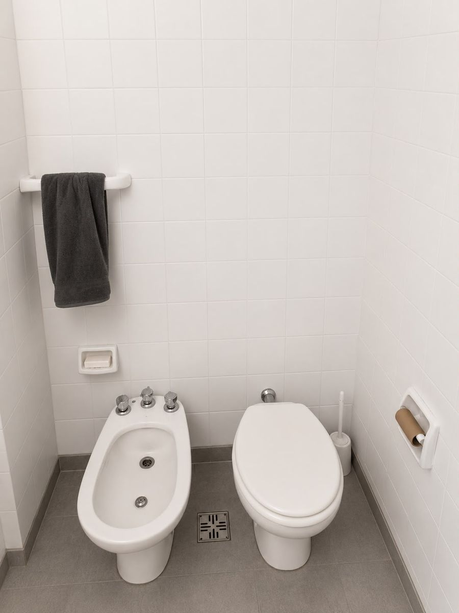 3 AMB CON BALCON CORRIDO - COC COMEDOR. BAÑO Y TOILLETE