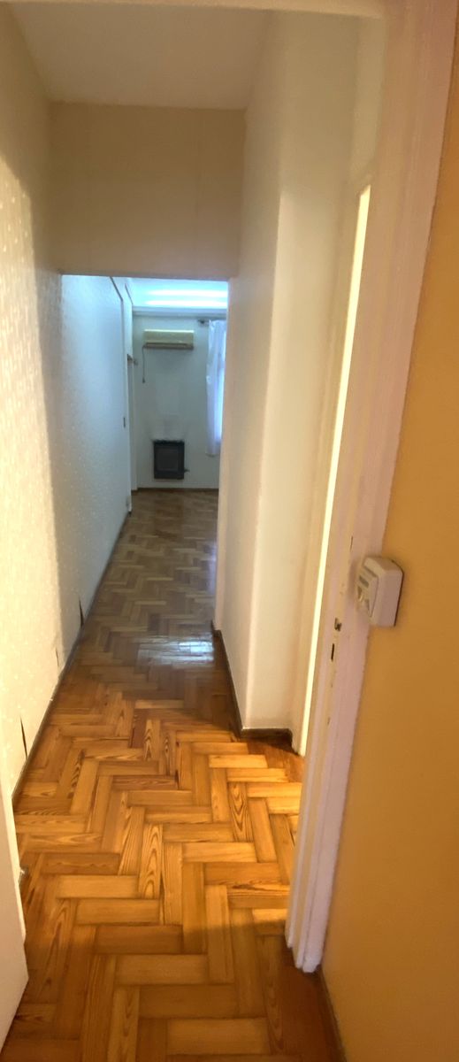 VENTA 2 AMB AL FRENTE COCINA SEPARADA Y BAÑO COMPLETO