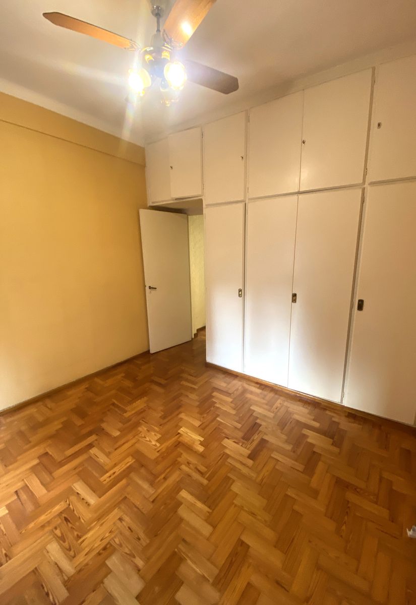VENTA 2 AMB AL FRENTE COCINA SEPARADA Y BAÑO COMPLETO