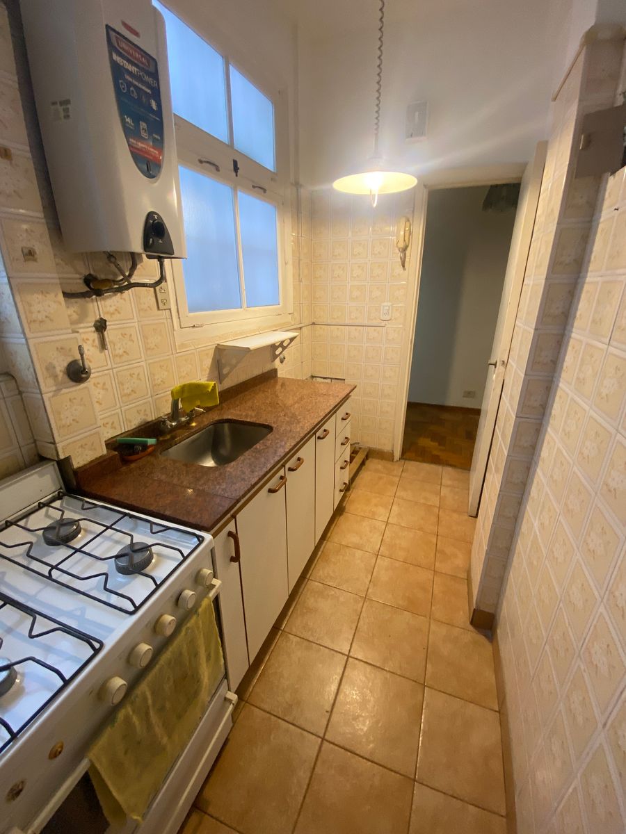 VENTA 2 AMB AL FRENTE COCINA SEPARADA Y BAÑO COMPLETO