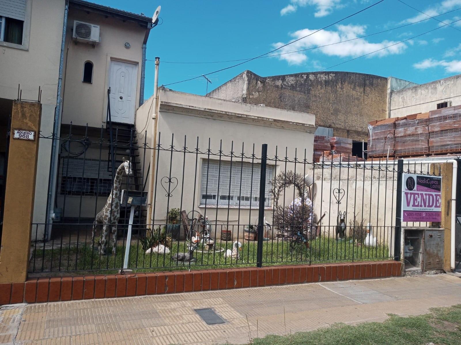 Venta 2 casas 3 amb Moron Sur