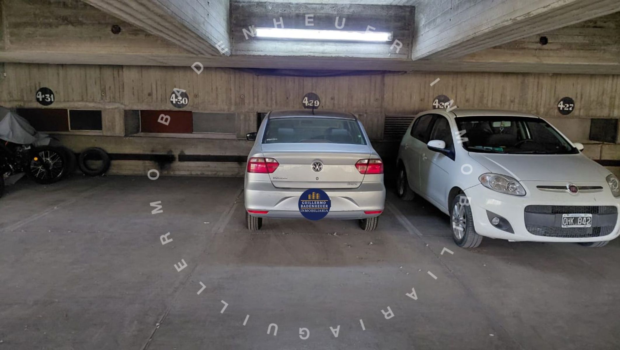 VENTA - COCHERA EN EL MERCADO MUNICIPAL