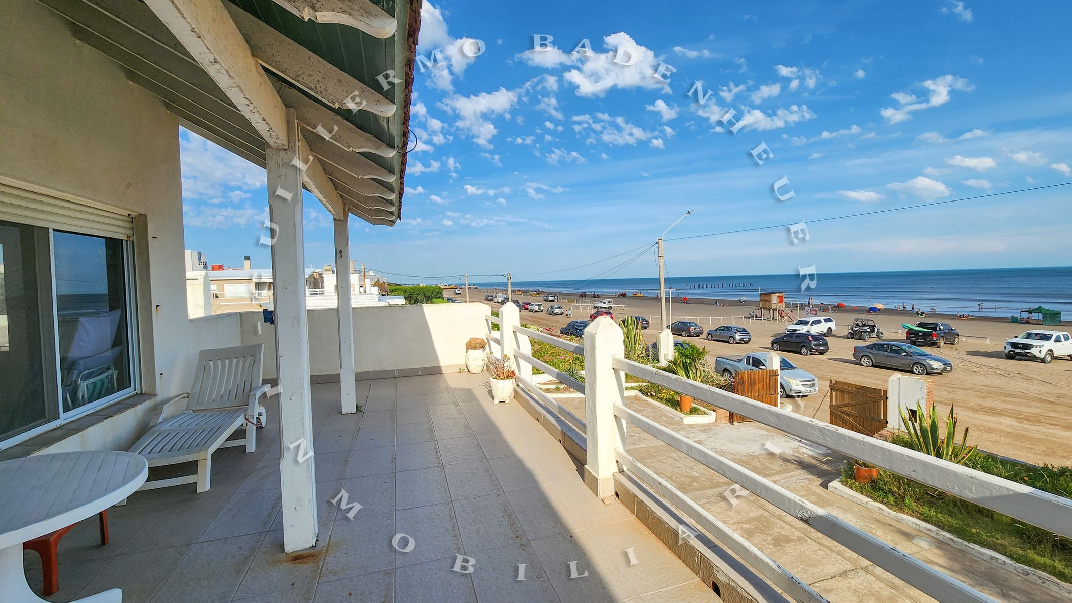 DOS CASAS FRENTE AL MAR, UNA OPORTUNIDAD UNICA EN BLOCK